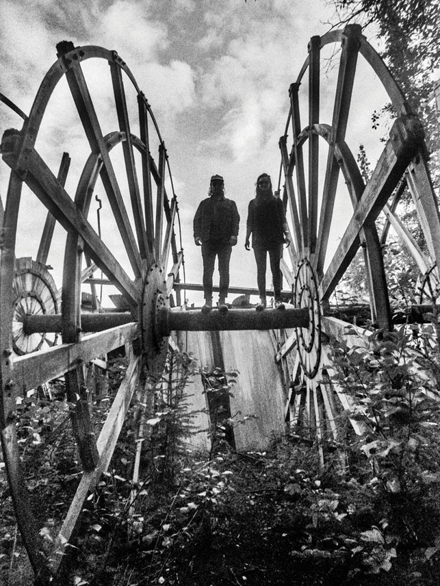 Rest in paddlewheel. Photo by Murray Lundberg